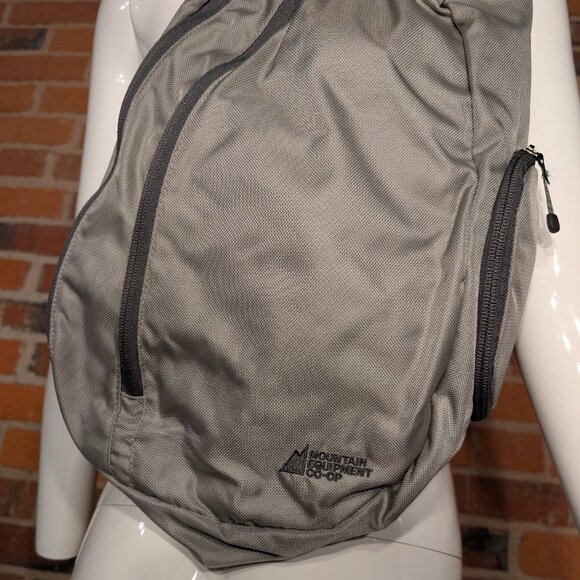 Vintage MEC Sling Bag - Picture 2 of 3